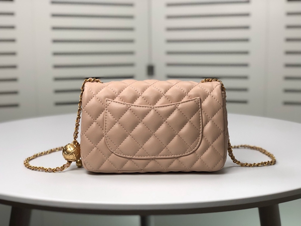 シャネルバッグ側面デザイン